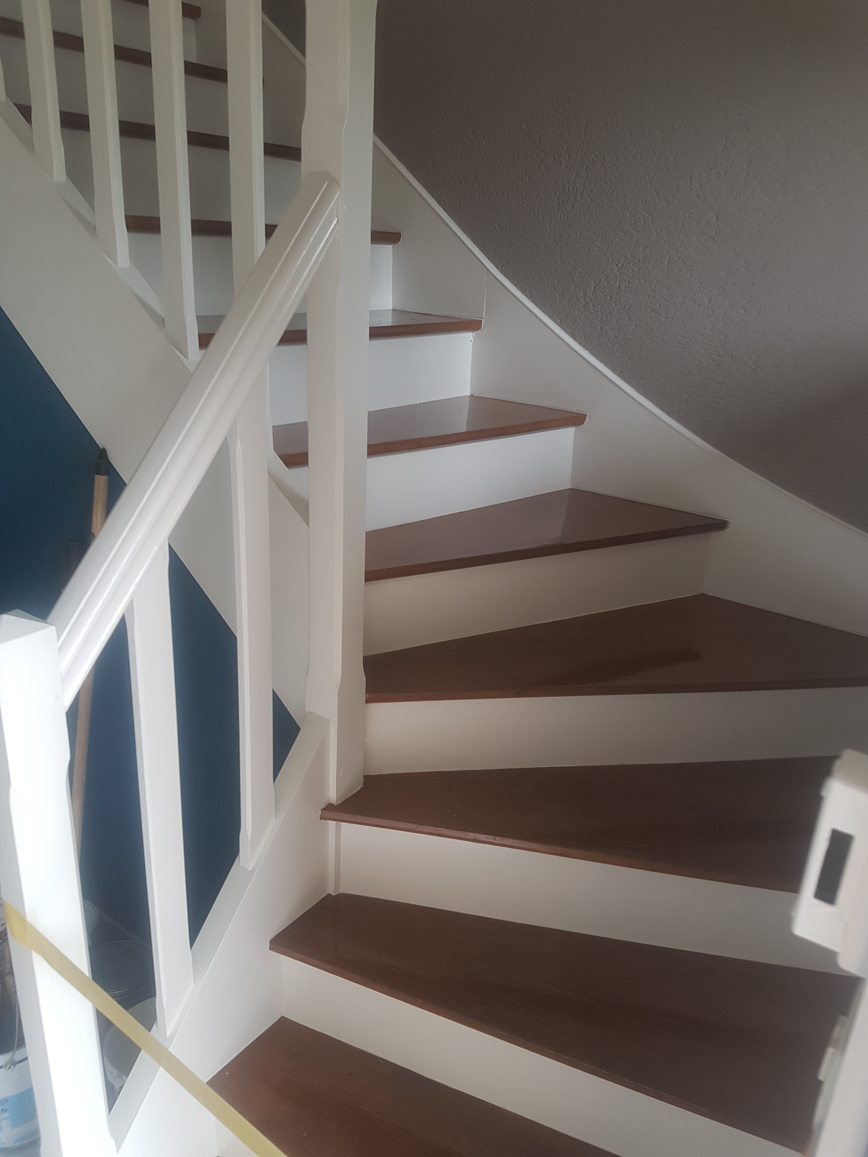 Relooker un vieil escalier en le peinturant