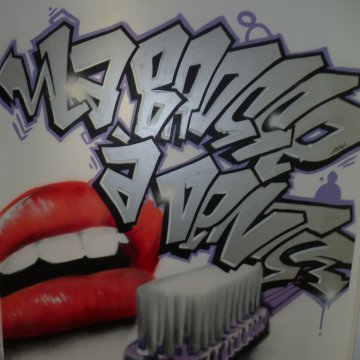 Graffiti Showrroom street art Angers