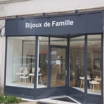 Façade ou vitrine extérieur Saint Georges sur Loire