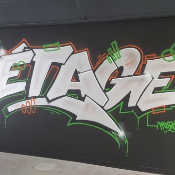 Graffiti dans un local commercial Angers