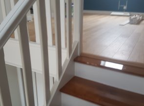 Peinture sur escalier par un artisan sur Bouchemaine