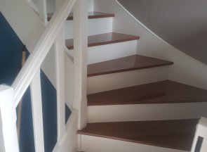 Peinture sur escalier par un artisan sur Bouchemaine