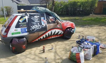 Graffiti Angers sur carrosserie voiture 